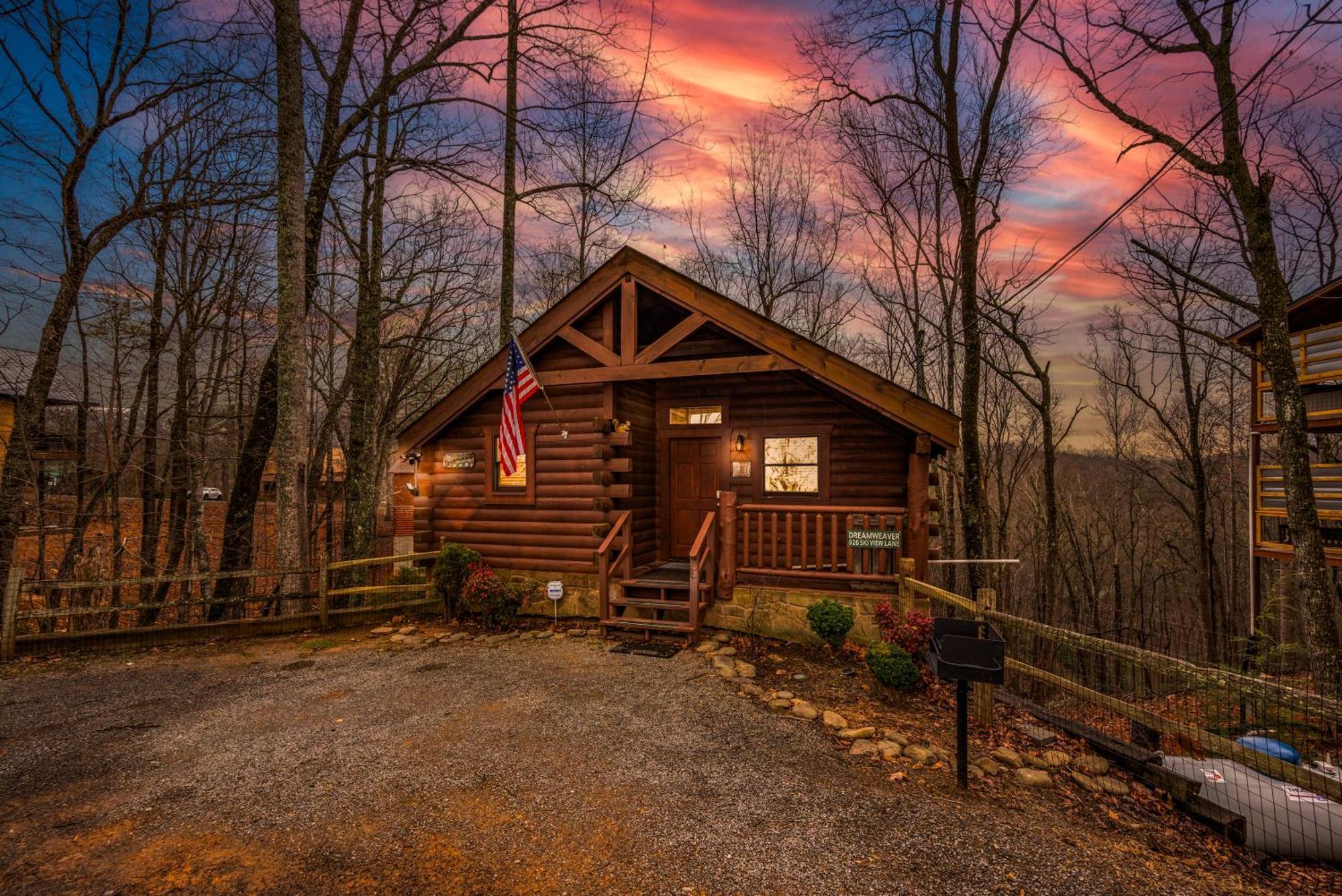 Log Cabin, Hot Tub, Fireplace, Pool Table & Views! Sevierville Exterior photo